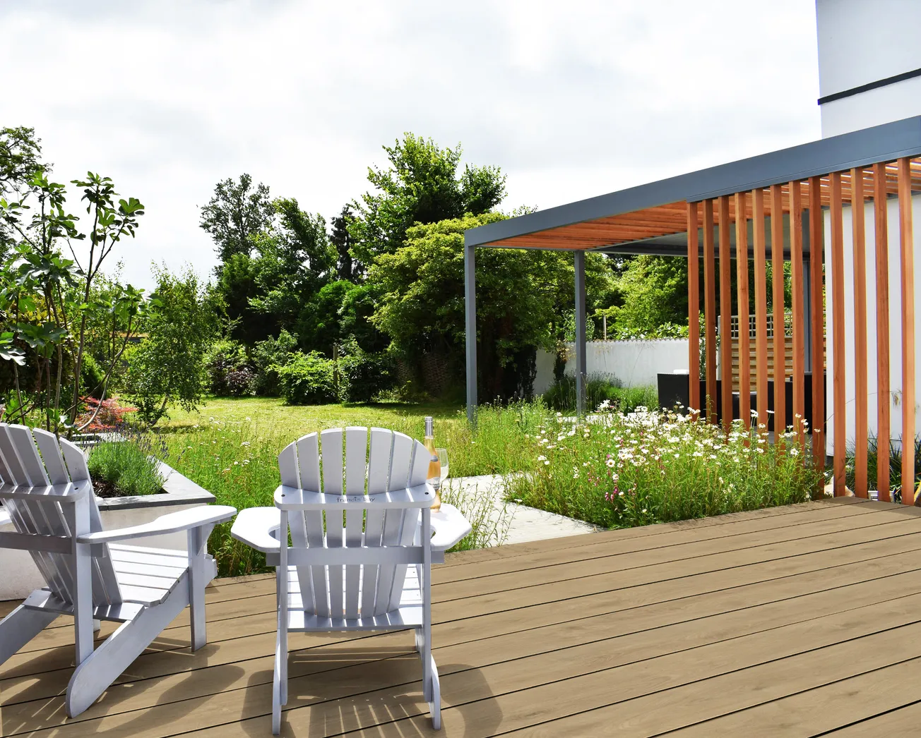 Woodlike Composite Decking